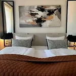 Park & Vinbar فريكشهاون