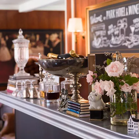 Park & Vinbar Hotell