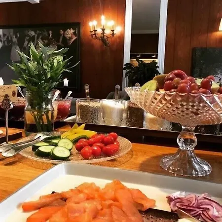 Park & Vinbar Отель