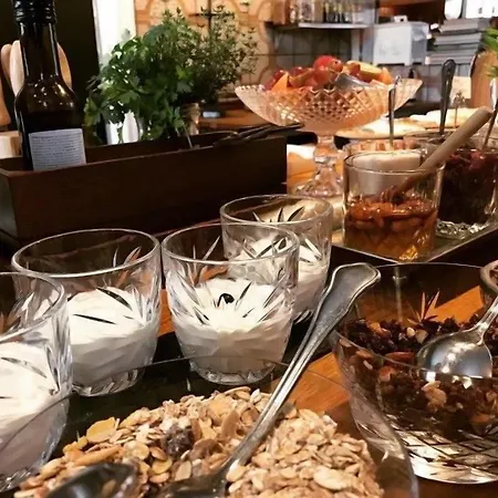 Park & Vinbar Отель