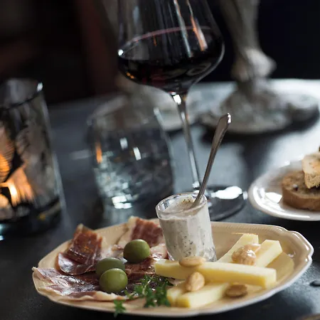 Park & Vinbar فندق فريكشهاون
