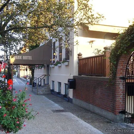 Park & Vinbar Hotel